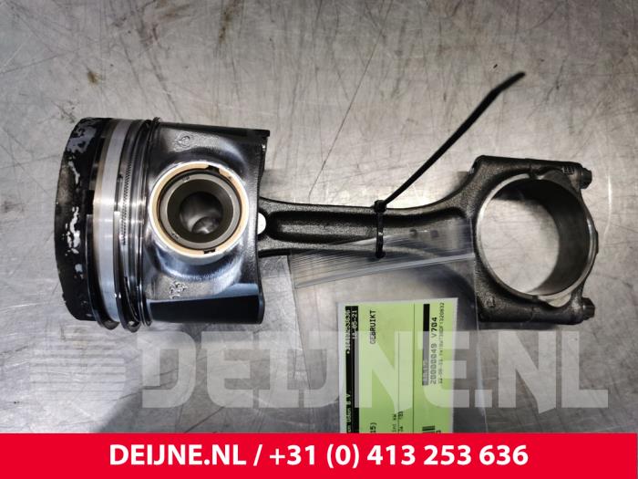 Used Piston Volvo V70 (BW) 2.0 D4 16V Price € 90,00 Margin scheme offered by van Deijne Onderdelen Uden B.V.