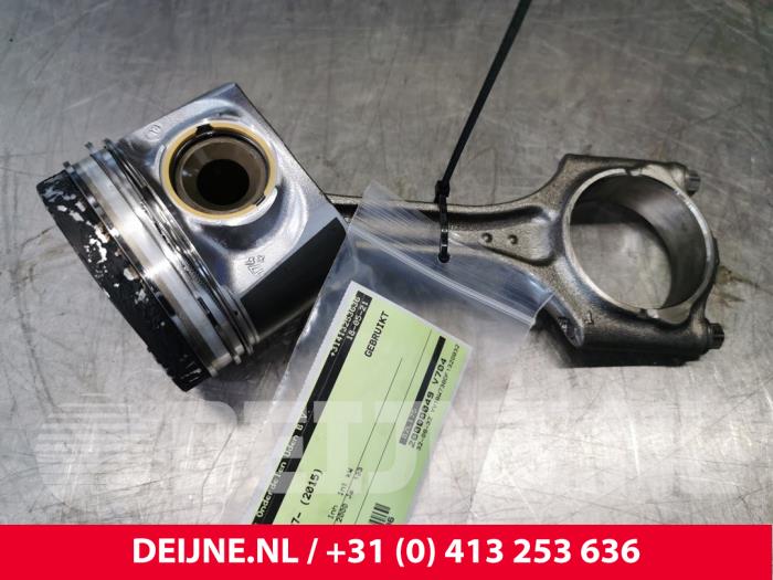 Used Piston Volvo V70 (BW) 2.0 D4 16V Price € 90,00 Margin scheme offered by van Deijne Onderdelen Uden B.V.
