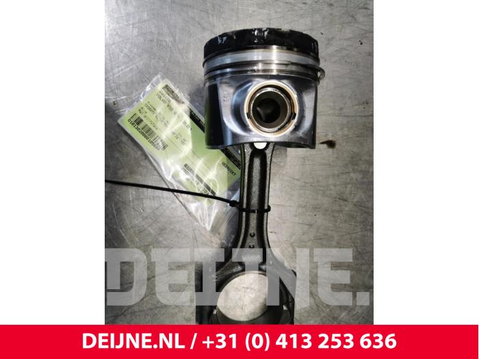 Used Piston Volvo V70 (BW) 2.0 D4 16V Price € 90,00 Margin scheme offered by van Deijne Onderdelen Uden B.V.