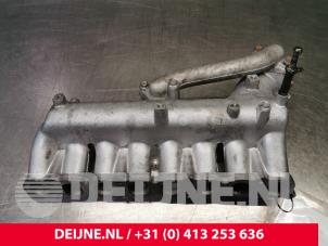 Used Intake manifold Hyundai H300 Price € 151,25 Inclusive VAT offered by van Deijne Onderdelen Uden B.V.