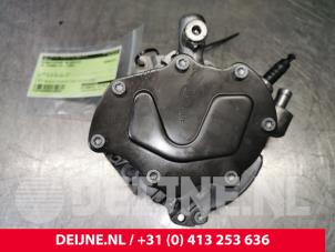 Używane Mechaniczna pompa paliwa Volkswagen Touareg (7LA/7L6) 5.0 TDI V10 Cena € 80,00 Procedura marży oferowane przez van Deijne Onderdelen Uden B.V.