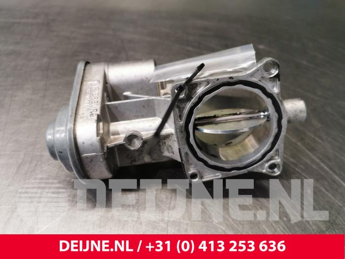 Gebrauchte Drosselklappengehäuse Volkswagen Touareg (7LA/7L6) 5.0 TDI V10 Preis € 29,00 Margenregelung angeboten von van Deijne Onderdelen Uden B.V.
