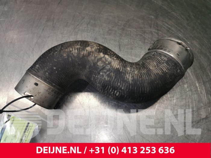 Usagé Tuyau intercooler Mercedes Sprinter 3,5t (906.63) 316 CDI 16V Prix € 30,25 Prix TTC proposé par van Deijne Onderdelen Uden B.V.