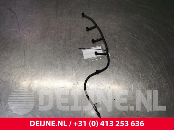 Fuel return line Volvo V70 2.0 D3 20V - 31321198 D5204T7 M66