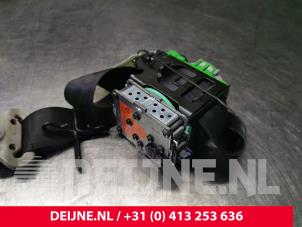 Usados Cinturón de seguridad derecha delante Peugeot Partner Precio € 90,75 IVA incluido ofrecido por van Deijne Onderdelen Uden B.V.