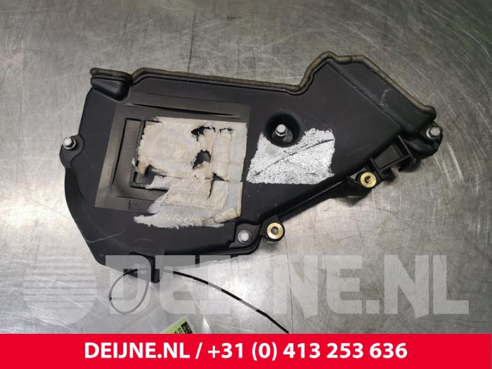 Usagé Couvercle de distribution Volvo V40 (MV) 1.6 D2 Prix € 25,00 Règlement à la marge proposé par van Deijne Onderdelen Uden B.V.