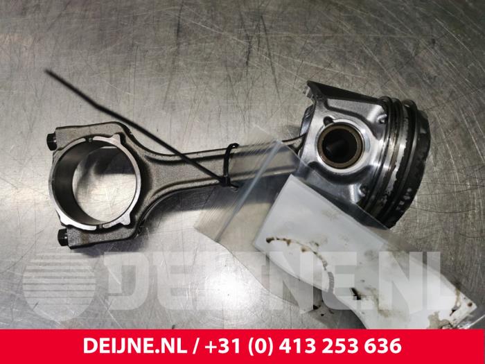Usados Pistón Citroen Nemo Precio € 96,80 IVA incluido ofrecido por van Deijne Onderdelen Uden B.V.