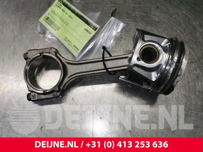 Usados Pistón Citroen Nemo Precio € 96,80 IVA incluido ofrecido por van Deijne Onderdelen Uden B.V.