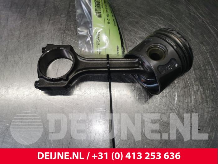 Usados Pistón Citroen Nemo Precio € 96,80 IVA incluido ofrecido por van Deijne Onderdelen Uden B.V.