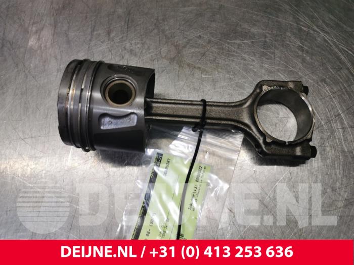 Usados Pistón Citroen Nemo Precio € 96,80 IVA incluido ofrecido por van Deijne Onderdelen Uden B.V.