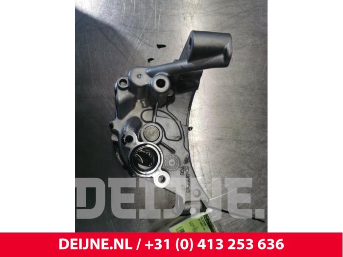 Używane Pompa oleju Volkswagen Caddy III (2KA,2KH,2CA,2CH) 1.6 TDI 16V Cena € 72,60 Z VAT oferowane przez van Deijne Onderdelen Uden B.V.