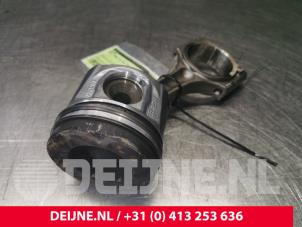 Usagé Piston Opel Vivaro B 1.6 CDTI 95 Euro 6 Prix € 181,50 Prix TTC proposé par van Deijne Onderdelen Uden B.V.