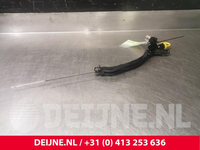Gebrauchte Ölmessstab Renault Master III (JV) 2.3 dCi 16V 145 Preis € 18,15 Mit Mehrwertsteuer angeboten von van Deijne Onderdelen Uden B.V.