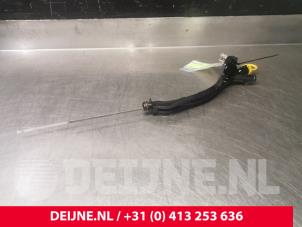 Used Oil dipstick Renault Master IV (JV) 2.3 dCi 16V 145 Price € 18,15 Inclusive VAT offered by van Deijne Onderdelen Uden B.V.