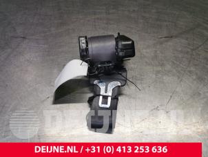 Used Rear seatbelt, centre Volvo S40 (VS) 2.0 16V Price € 40,00 Margin scheme offered by van Deijne Onderdelen Uden B.V.