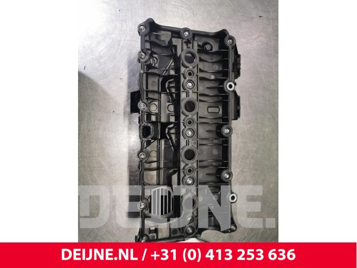 Rocker cover from a Volvo V70 2016