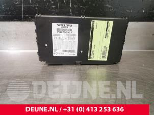 Usados VCM (módulo) Volvo V60 II (ZW) 2.0 D3 16V Precio € 750,00 Norma de margen ofrecido por van Deijne Onderdelen Uden B.V.