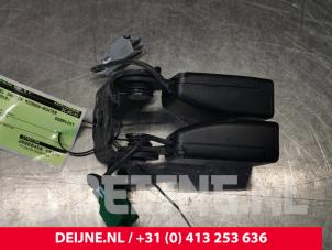 Used Rear seatbelt buckle, centre Volvo V60 II (ZW) 2.0 D3 16V Price on request offered by van Deijne Onderdelen Uden B.V.