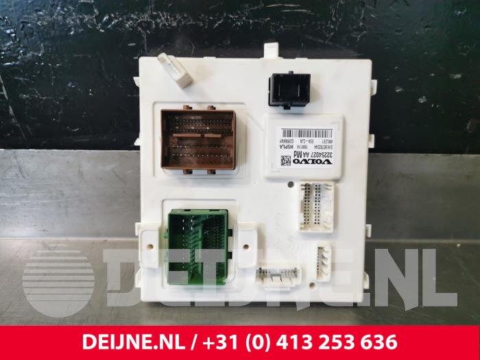 Used Central electronic module Volvo V60 II (ZW) 2.0 D3 16V Price € 200,00 Margin scheme offered by van Deijne Onderdelen Uden B.V.