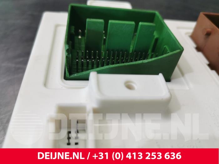 Module électronique central d'un Volvo V60 II (ZW) 2.0 D3 16V 2019