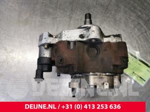 Usados Bomba de gasolina mecánica Renault Master III (FD/HD) 2.5 dCi 16V Precio € 90,75 IVA incluido ofrecido por van Deijne Onderdelen Uden B.V.