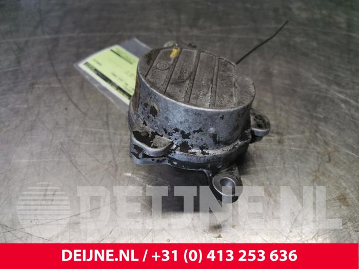 Pompe à vide (diesel) d'un Renault Master III (FD/HD) 2.5 dCi 16V 2004