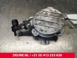 Gebrauchte Vakuumpumpe (Diesel) Renault Master Preis € 36,30 Mit Mehrwertsteuer angeboten von van Deijne Onderdelen Uden B.V.