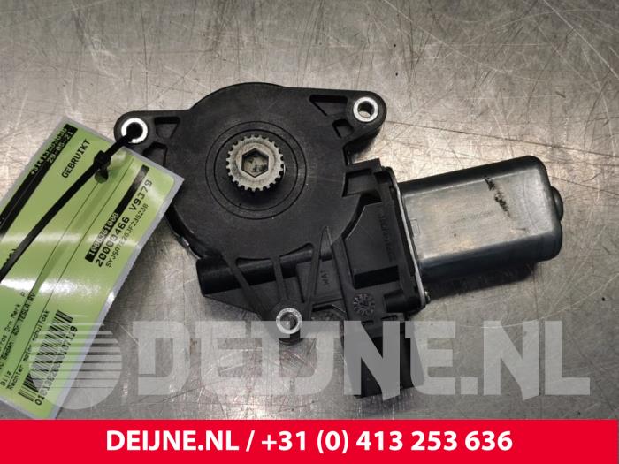 Używane Silnik szyberdachu Tesla Model S 75D Cena € 145,20 Z VAT oferowane przez van Deijne Onderdelen Uden B.V.