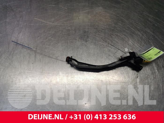 Gebrauchte Ölmessstab Renault Master III (MA/MB/MC/MD/MH/MF/MG/MH) Preis € 24,20 Mit Mehrwertsteuer angeboten von van Deijne Onderdelen Uden B.V.