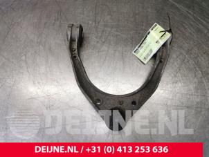 Used Front upper wishbone, left Porsche Cayenne (9PA) 4.5 S V8 32V Price € 25,00 Margin scheme offered by van Deijne Onderdelen Uden B.V.