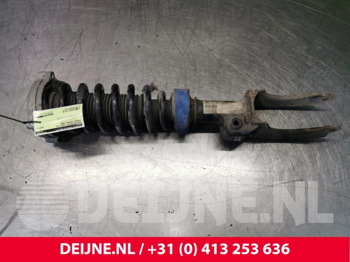 Front shock absorber rod, left from a Porsche Cayenne (9PA) 4.5 S V8 32V 2005