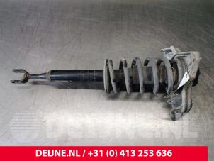 Usagé Barre amortisseur avant gauche Audi A4 (B6) 1.9 TDI PDE 130 Prix € 30,00 Règlement à la marge proposé par van Deijne Onderdelen Uden B.V.