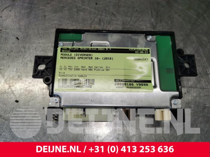 Używane Modul (rózne) Mercedes Sprinter 4t (910.0/910.1/907.1/907.2) 211 CDI 2.1 D Cena € 169,40 Z VAT oferowane przez van Deijne Onderdelen Uden B.V.