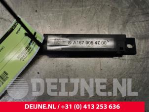 Gebrauchte Antenne Mercedes Sprinter 4t (910.0/910.1/907.1/907.2) 211 CDI 2.1 D Preis € 24,20 Mit Mehrwertsteuer angeboten von van Deijne Onderdelen Uden B.V.