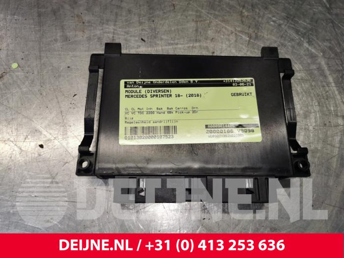 Gebrauchte Modul (sonstige) Mercedes Sprinter 4t (910.0/910.1/907.1/907.2) 211 CDI 2.1 D Preis € 54,45 Mit Mehrwertsteuer angeboten von van Deijne Onderdelen Uden B.V.