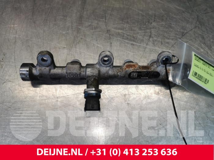 Usagé Système d'injection Renault Trafic Prix € 42,35 Prix TTC proposé par van Deijne Onderdelen Uden B.V.