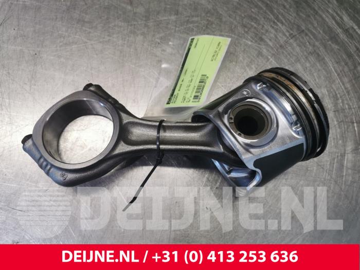 Usados Pistón Peugeot Boxer (U9) 3.0 HDi 160 Euro 4 Precio € 60,50 IVA incluido ofrecido por van Deijne Onderdelen Uden B.V.