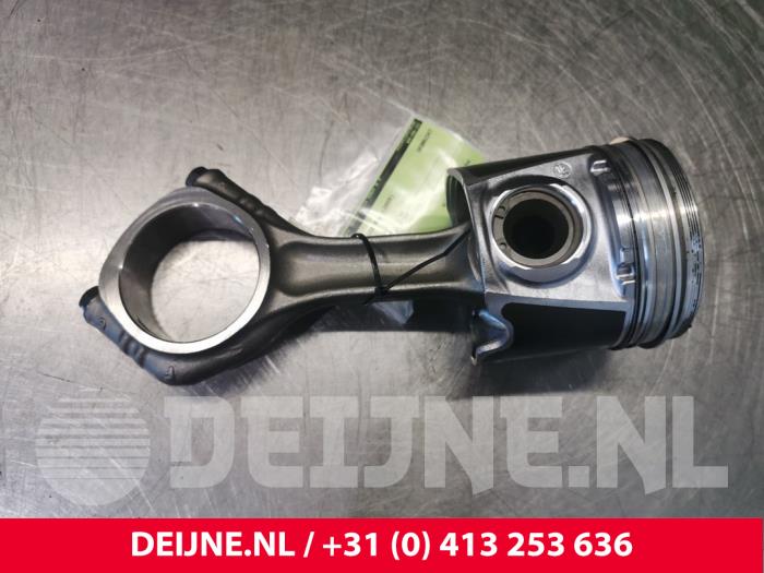 Usados Pistón Peugeot Boxer (U9) 3.0 HDi 160 Euro 4 Precio € 60,50 IVA incluido ofrecido por van Deijne Onderdelen Uden B.V.