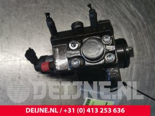 Used Mechanical fuel pump Peugeot Boxer (U9) 3.0 HDi 160 Euro 4 Price on request offered by van Deijne Onderdelen Uden B.V.