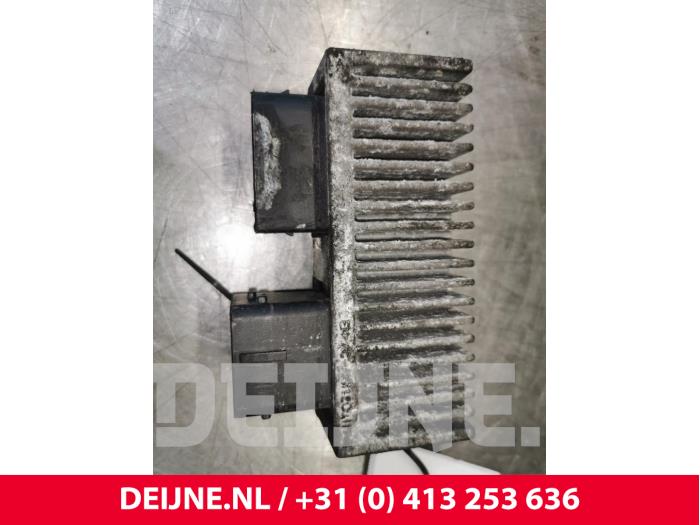 Używane Przekaznik wentylatora Renault Master III (MA/MB/MC/MD/MH/MF/MG/MH) 2.3 dCi 16V Cena € 48,40 Z VAT oferowane przez van Deijne Onderdelen Uden B.V.