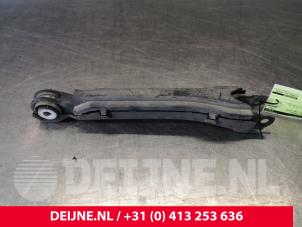 Używane Wahacz dolny lewy tyl Mercedes C (W205) C-220 2.2 CDI BlueTEC, C-220 d 16V Cena € 18,00 Procedura marży oferowane przez van Deijne Onderdelen Uden B.V.