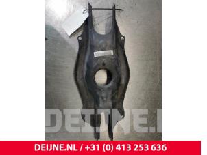 Używane Miseczka sprezyny prawy tyl Mercedes C (W205) C-220 2.2 CDI BlueTEC, C-220 d 16V Cena € 33,00 Procedura marży oferowane przez van Deijne Onderdelen Uden B.V.