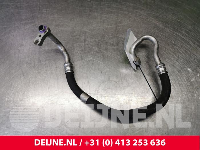 Tubo de aire acondicionado de un Mercedes-Benz C (W205) C-220 2.2 CDI BlueTEC, C-220 d 16V 2015