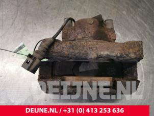 Used Front brake calliper, right Volkswagen Touareg (7LA/7L6) 2.5 TDI R5 Price € 70,00 Margin scheme offered by van Deijne Onderdelen Uden B.V.
