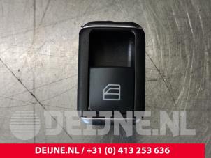 Used Electric window switch Mercedes ML III (166) 2.1 ML-250 CDI 16V BlueTEC 4-Matic Price € 9,00 Margin scheme offered by van Deijne Onderdelen Uden B.V.