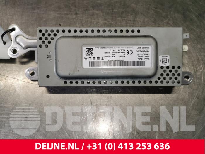 Używane Modul radiowy Tesla Model 3 Long Range AWD 75 kWh Cena € 96,80 Z VAT oferowane przez van Deijne Onderdelen Uden B.V.