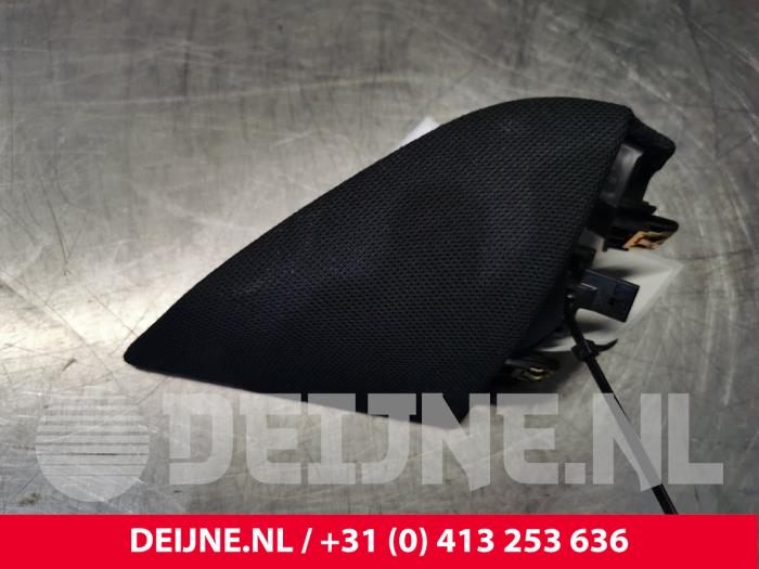 Begagnade Diskanthögtalare Tesla Model 3 Long Range AWD 75 kWh Pris € 12,10 Inklusive moms erbjuds av van Deijne Onderdelen Uden B.V.