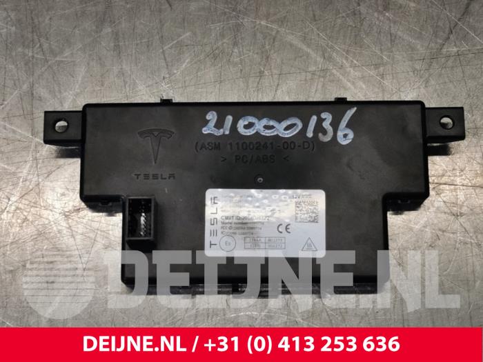 Usagé Module (divers) Tesla Model 3 Long Range AWD 75 kWh Prix € 121,00 Prix TTC proposé par van Deijne Onderdelen Uden B.V.