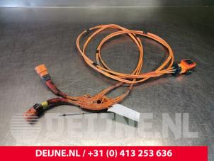 Używane Kabel wysokiego napiecia Tesla Model 3 EV AWD Cena € 363,00 Z VAT oferowane przez van Deijne Onderdelen Uden B.V.
