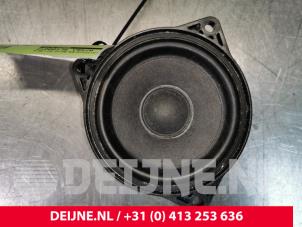 Used Speaker Tesla Model 3 EV AWD Price on request offered by van Deijne Onderdelen Uden B.V.